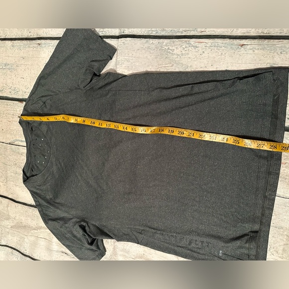 Lululemon medium textured training short sleeve shirt green ventilation active - Picture 8 of 12